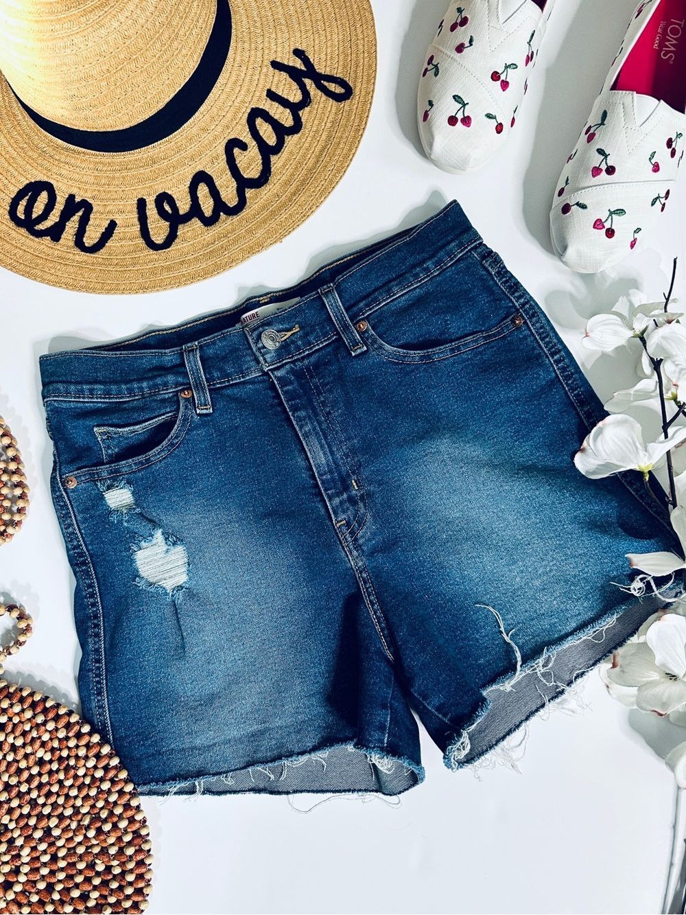 Levi's Signature Heritage High Rise Distressed Denim Shorts W28 Size 6